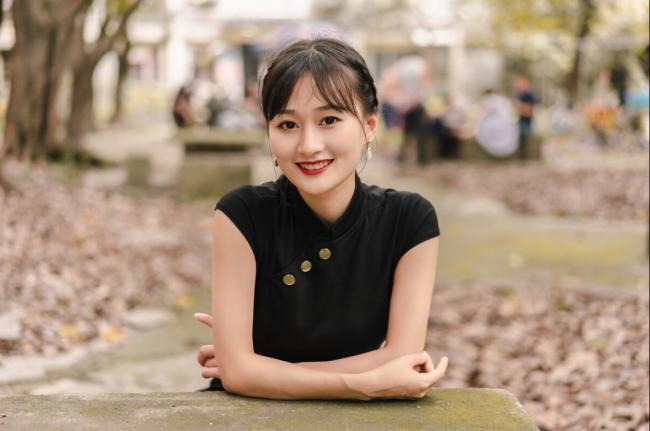 女生拍照姿势-第2张图片-古都长安汉服妆造