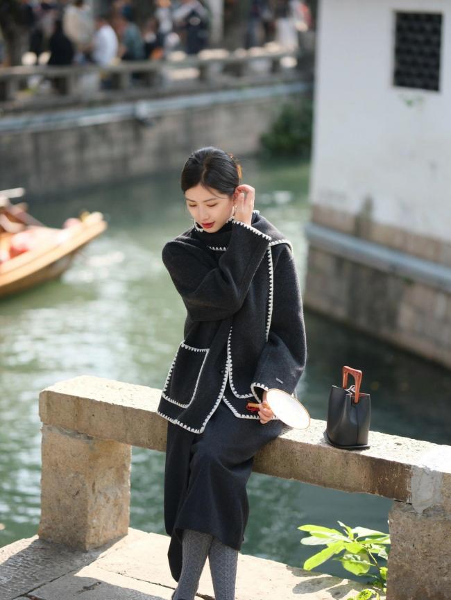自己一个人拍照姿势-第3张图片-古都长安汉服妆造