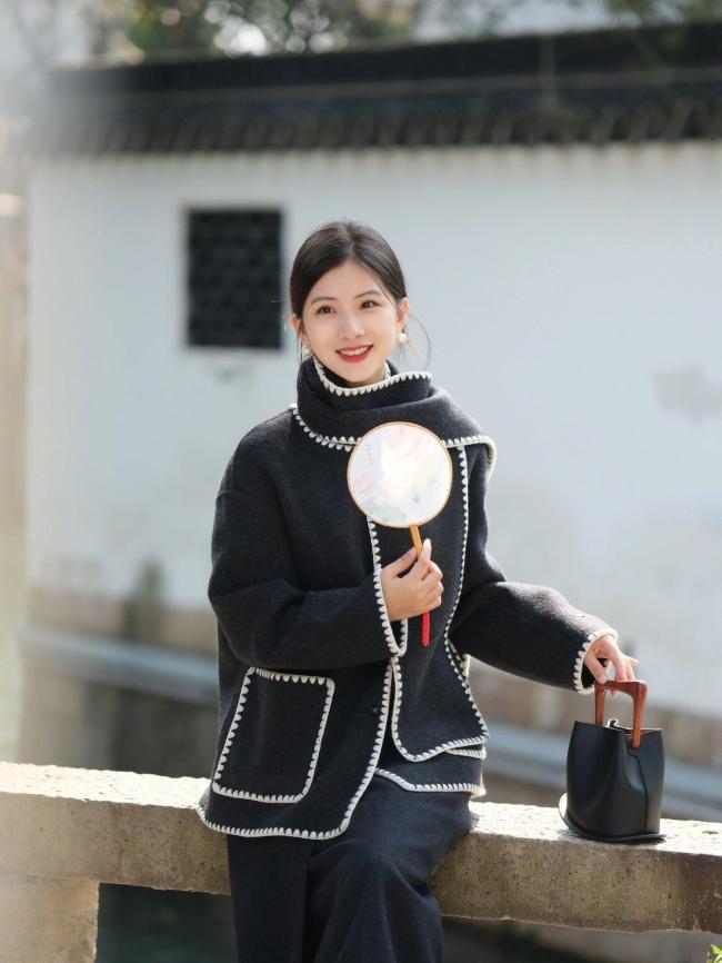 自己一个人拍照姿势-第6张图片-古都长安汉服妆造