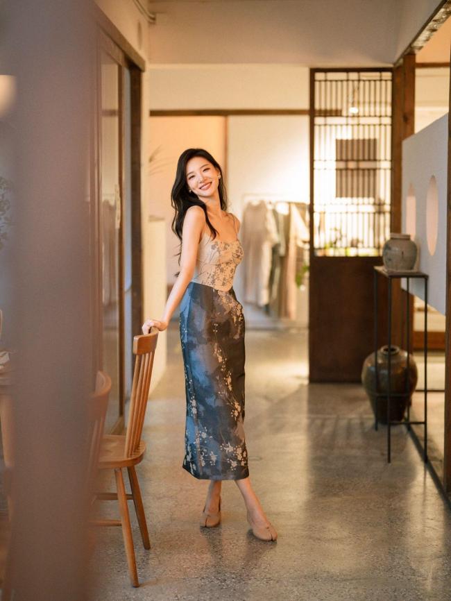 拍照动作姿势大全-第5张图片-古都长安汉服妆造