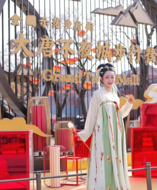 唐装妆造-第9张图片-古都长安汉服妆造体验馆