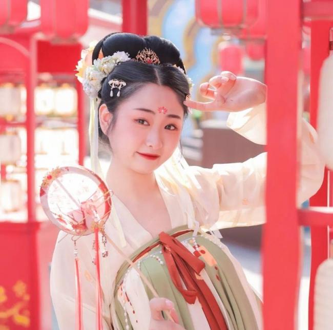 唐装妆造-第17张图片-古都长安汉服妆造体验馆