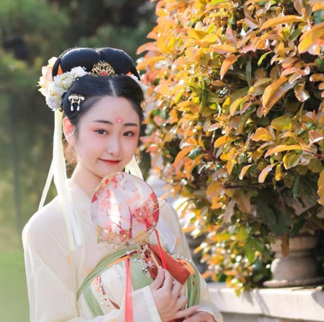 唐装妆造-第16张图片-古都长安汉服妆造体验馆