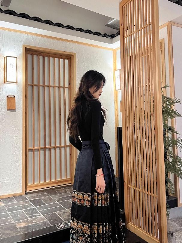 马面裙怎么穿-第5张图片-古都长安汉服妆造体验馆