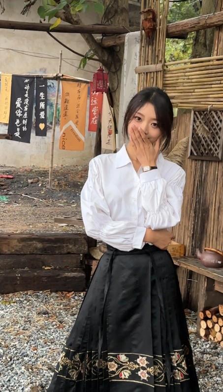 马面裙怎么穿-第6张图片-古都长安汉服妆造体验馆