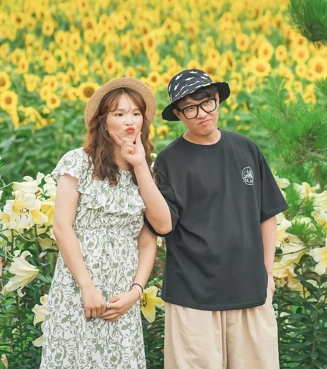 情侣拍照姿势-第9张图片-古都长安汉服妆造体验馆