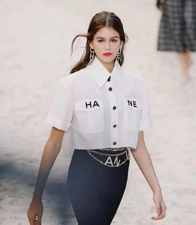 衬衫的穿法多种造型女-第22张图片-古都长安汉服妆造 衬衫的穿法多种造型女-第22张图片-古都长安汉服妆造