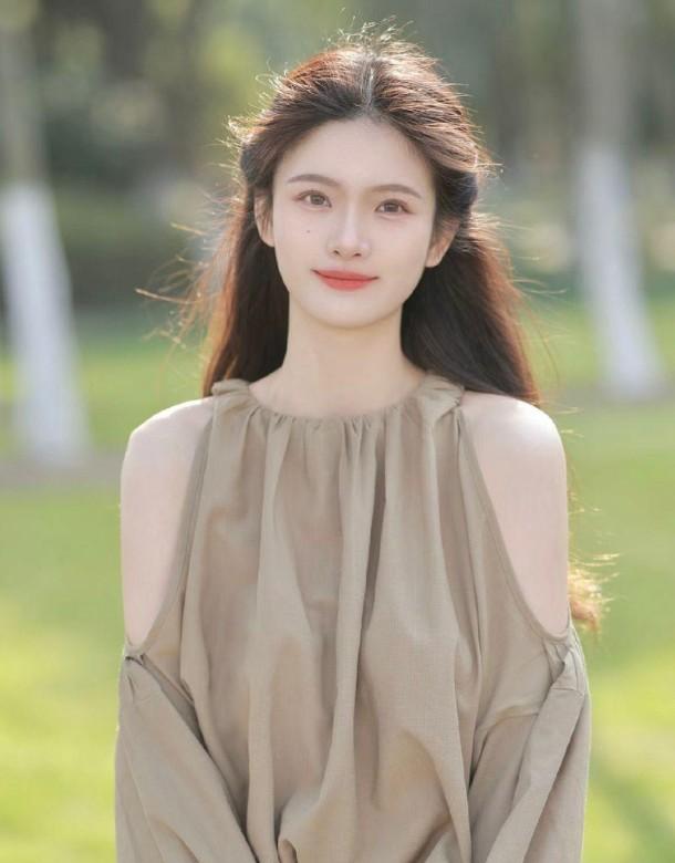 女生简单好看头发扎法-第7张图片-古都长安汉服妆造体验馆
