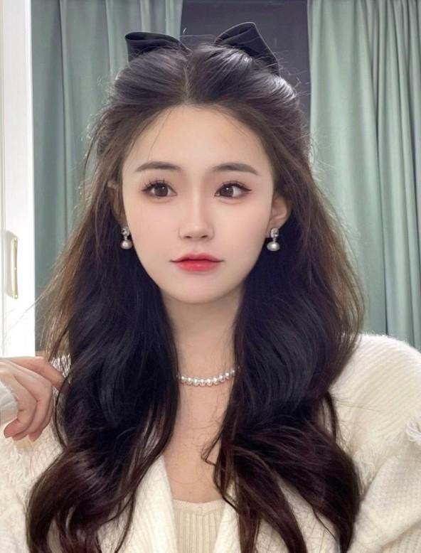 女生简单好看头发扎法-第8张图片-古都长安汉服妆造体验馆