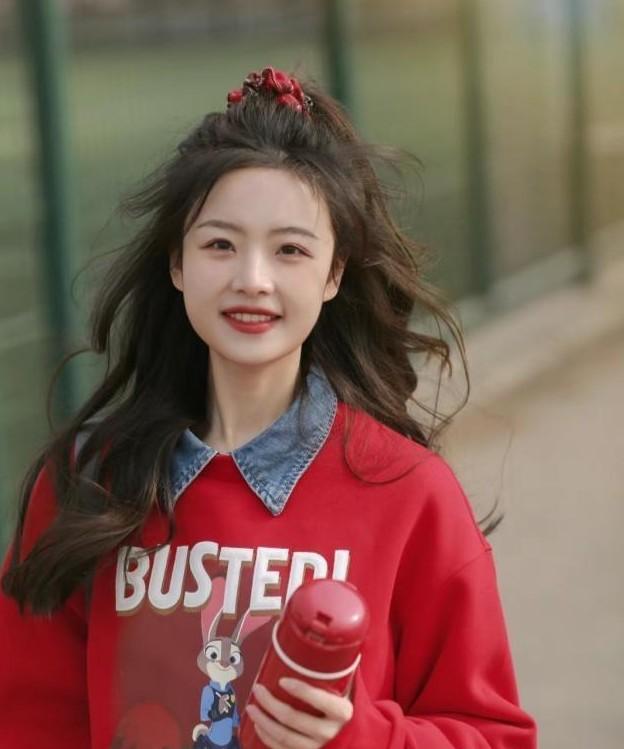 简单的公主头发型扎法-第7张图片-古都长安汉服妆造体验馆