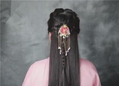 儿童汉服头发简单扎法-第8张图片-古都长安汉服妆造体验馆