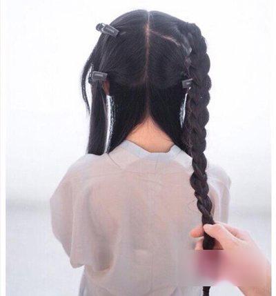 儿童古装头发简单扎法-第2张图片-古都长安汉服妆造体验馆