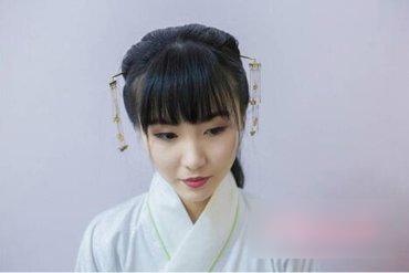 儿童古装头发简单扎法-第11张图片-古都长安汉服妆造体验馆